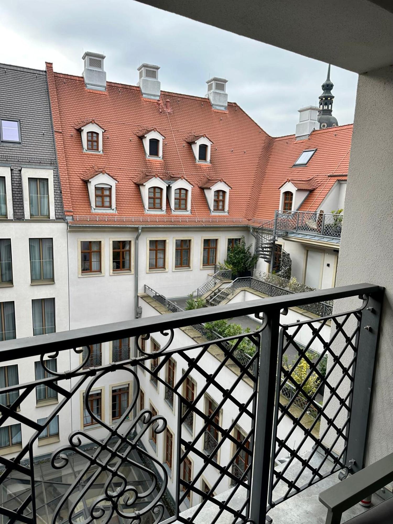 Exklusives Apartment Mit Einmaligem Blick Zur Frauenkirche - Parkplatz Kostenfrei Dresda Exterior foto
